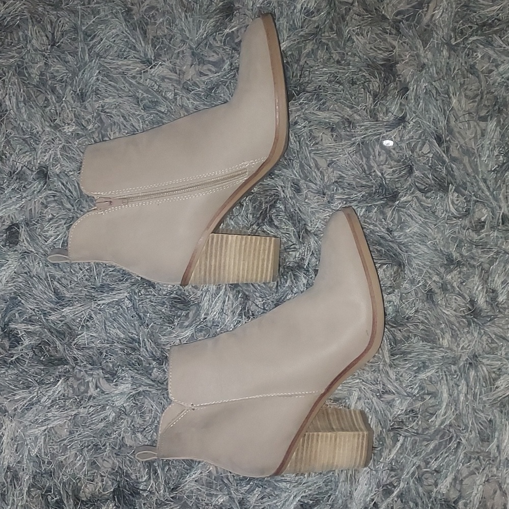 MIA Women's Boots-Size 7 1/2